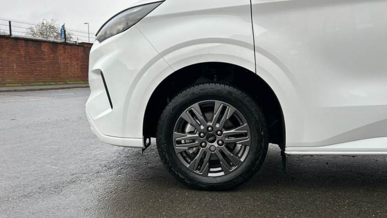 Ford Tourneo Custom 320 L1 Diesel Fwd 2.0 EcoBlue 136ps H1 Titanium 8 seater Auto